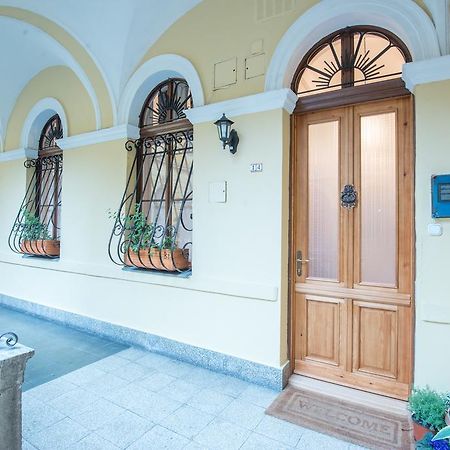 Rustic Elegance Apartment Budapest Exterior photo